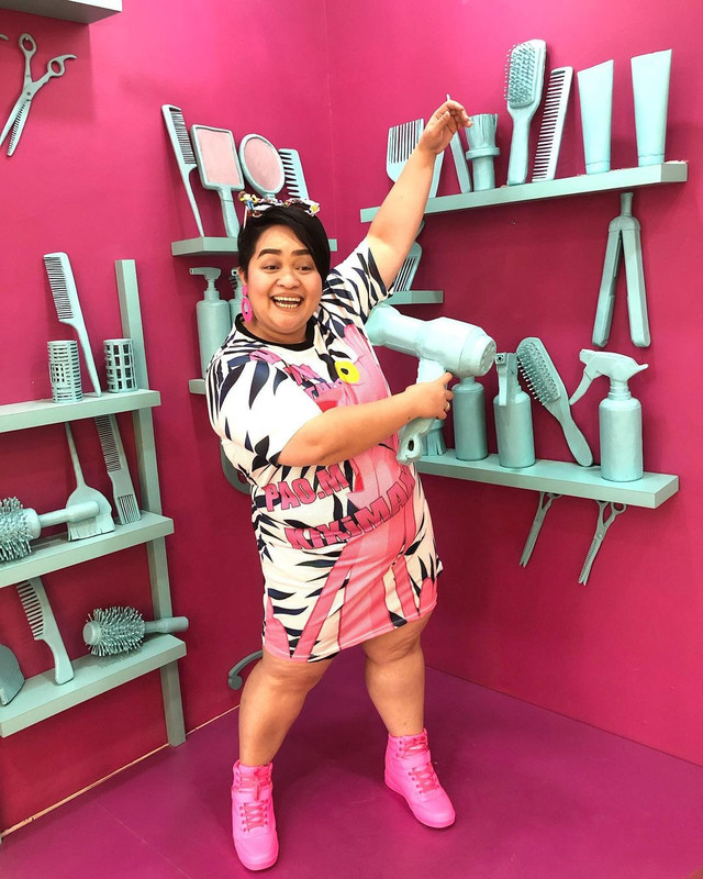 Presenter Sinyorita Esperanza dinyatakan positif Covid-19.