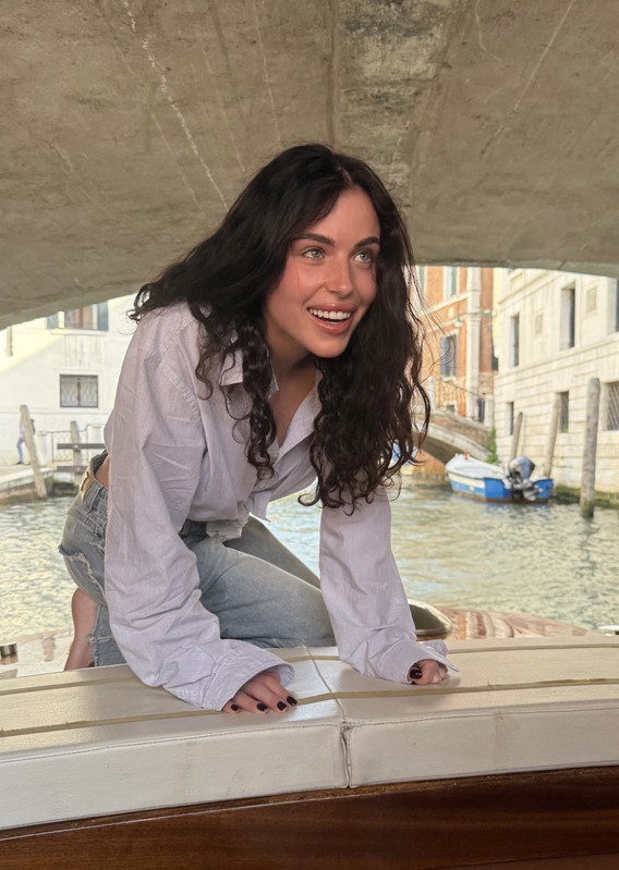 Adel Veigel Feet 9133763