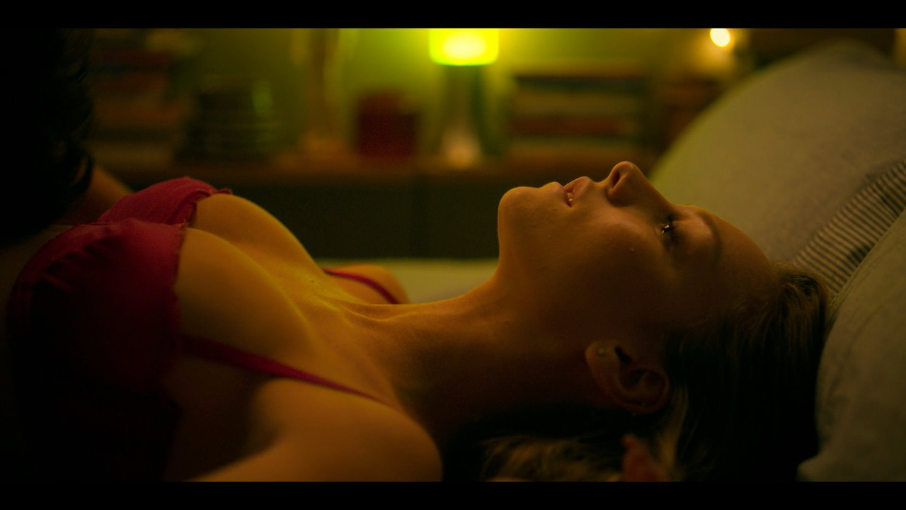 Elite.Short.Stories.Carla.Samuel.S01.1080p.NF.mkv_snapshot_05.50_[2021.08.31_13.21.22]