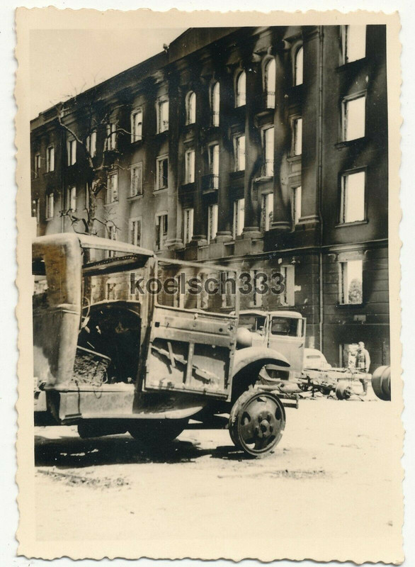 Foto Häuser Ruinen und Fahrzeug Wracks in Minsk Belarus Weißrussland 1941