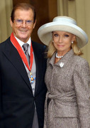 roger-moore-98