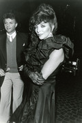 Joan-Collins-h10
