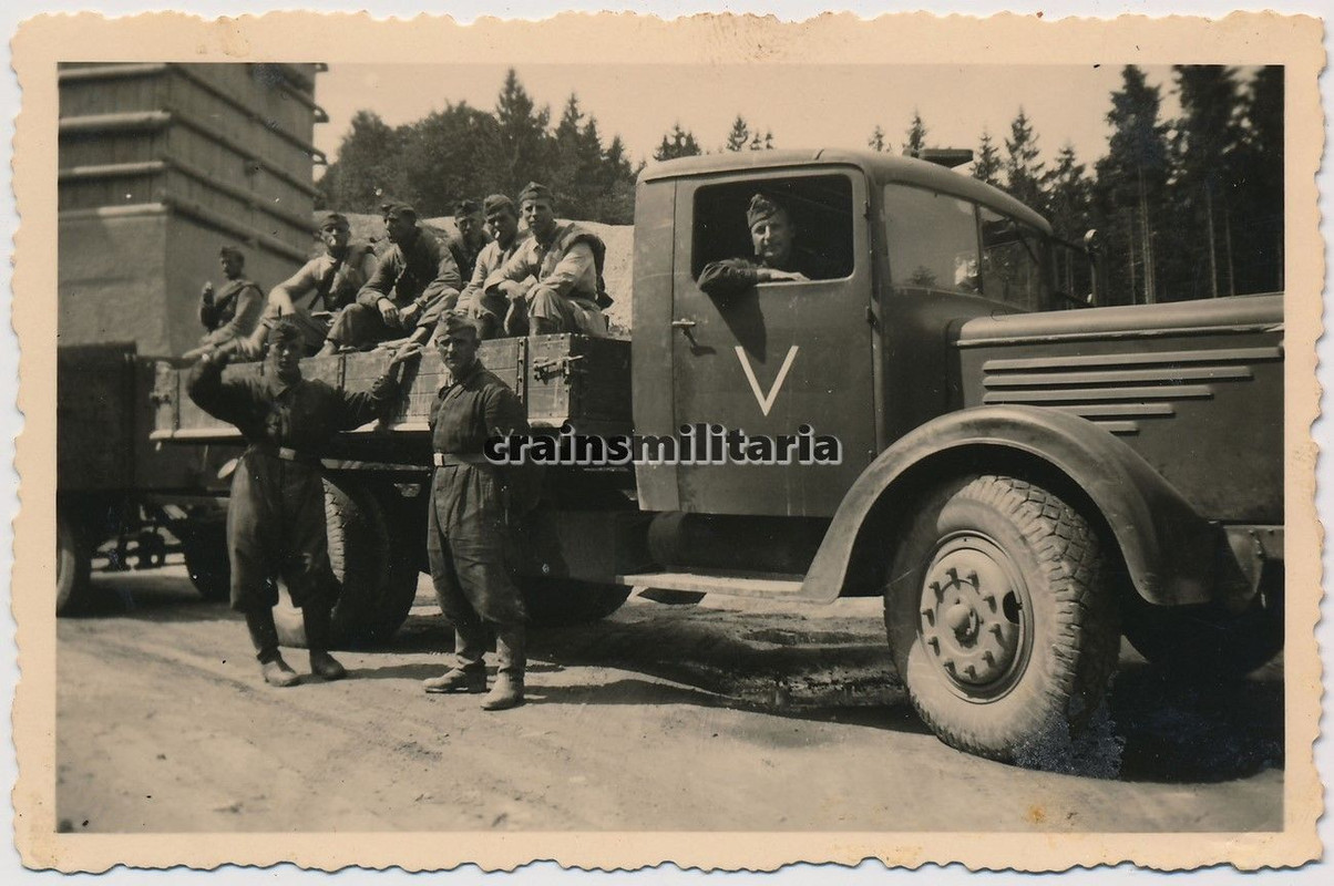 Orig. Foto Soldaten in schwere Lkw Büssing-NAG 5