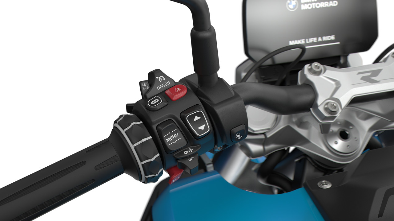 P90593417_highRes_the-new-bmw-r-1300-r