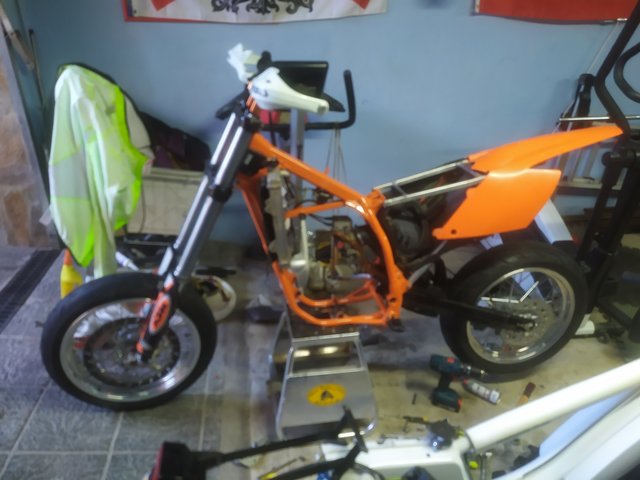 preparando ktm 450 supermotard IMG-20210510-154110