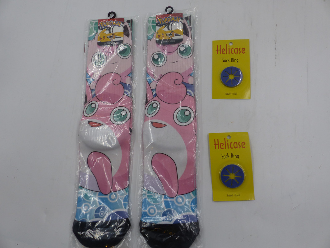 LOT OF 2 BIO WORLD X001H3W607 JIGGLY CREW SOCK SIZE 10-13 WITH SOCK RING