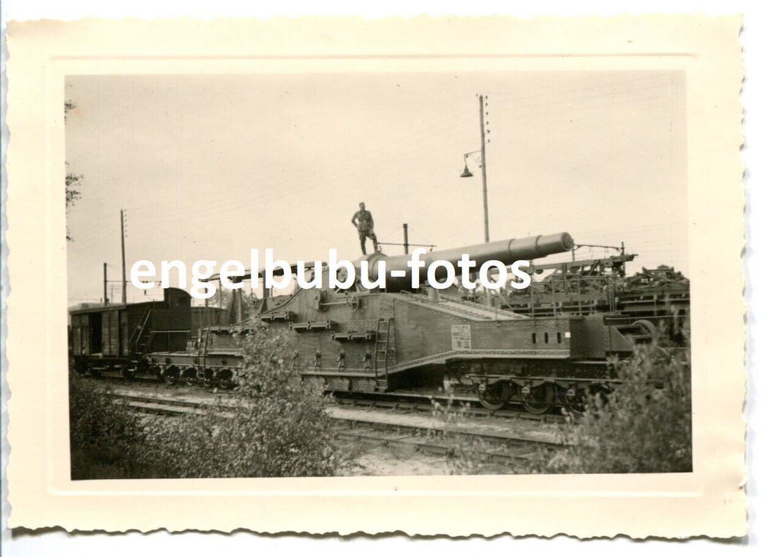 FOTO - Bahnhof -Salbris- - Eisenbahngeschütz - Frankreich- Leopold Langer Max -3