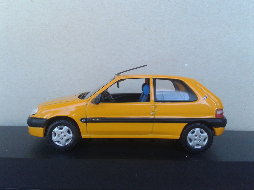 2000 Citroën Saxo Mk II Bic (Universal Hobbies – nº 80 Passion Citroën) (10)