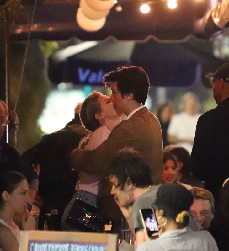 lili-reinhart-out-for-dinner-in-la-10-12-2019-0