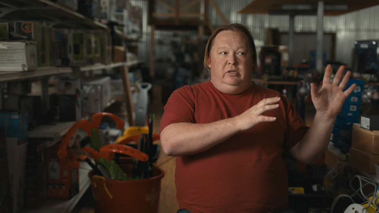 Tiger King (2020) S01E01 Not Your Average Joe (1080p AMZN Webrip x265 10bit EAC3 5.1 - HxD) [TAoE].m