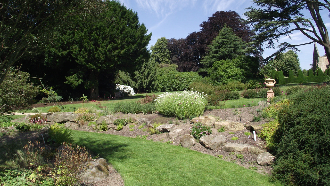 [Image: 2014-07-16-Nymans-10-Rock-Garden-1.jpg]