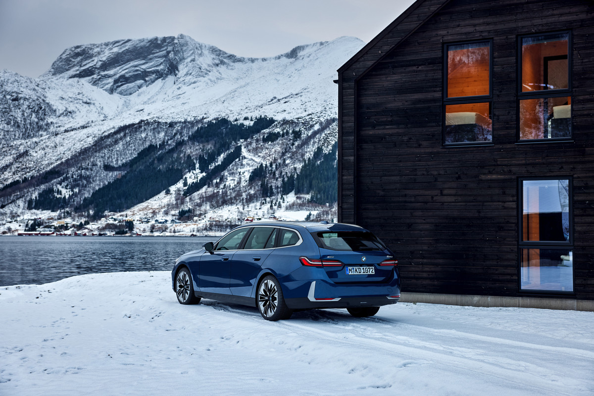 P90537361_highRes_the-new-bmw-520d-xdr