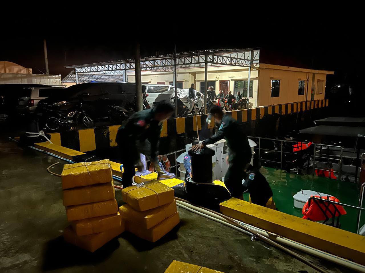 seven chinese arrested 840kg drugs guns koh russei cambodia news 2026 345678