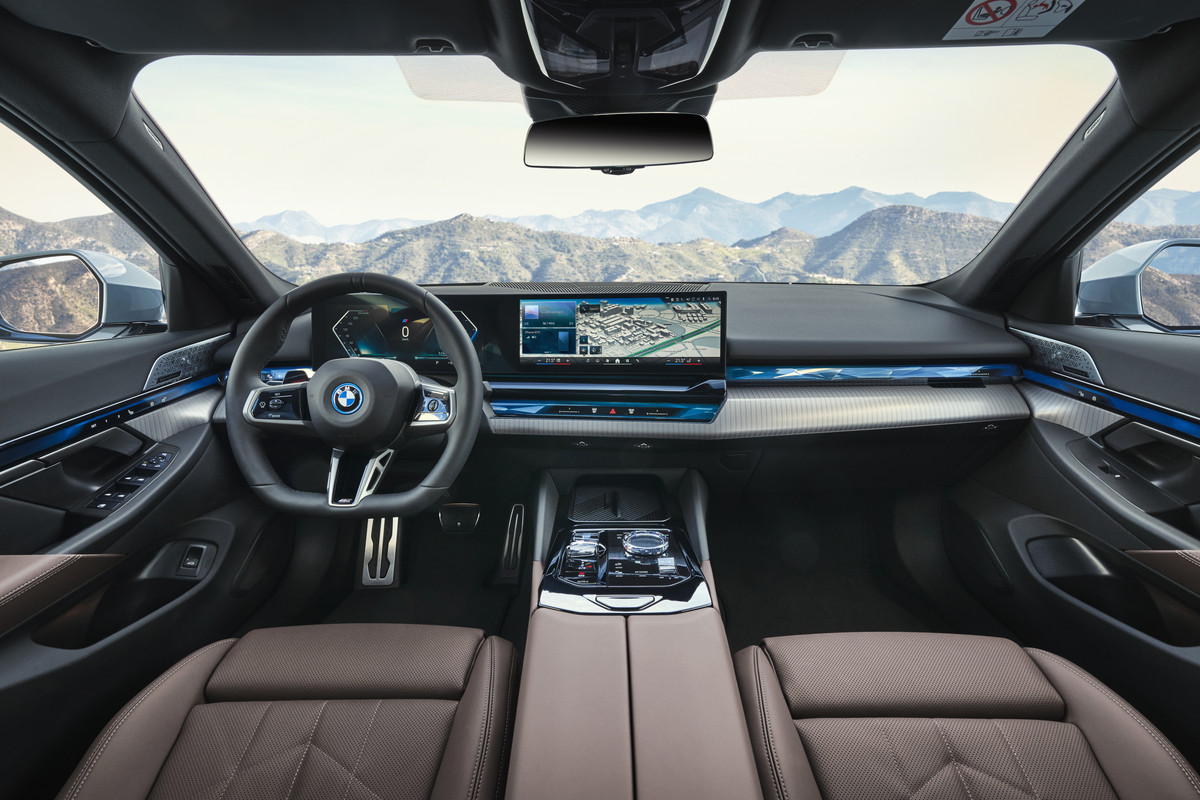 P90505130_highRes_the-new-bmw-i5-edriv
