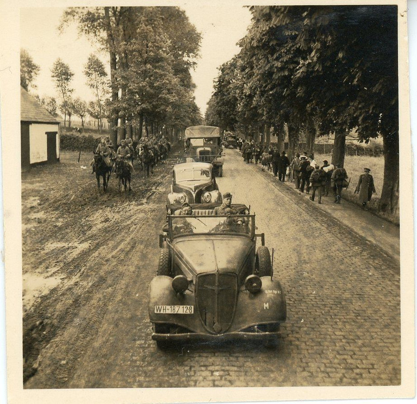 Frankreich Belgien PKW Auto Wagen Kübelwagen Fot