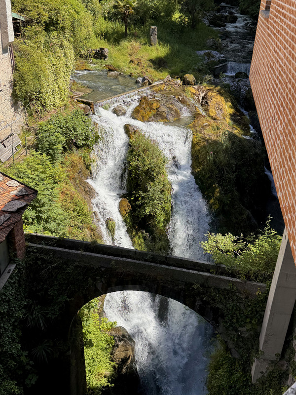 https://i.postimg.cc/Bn8mNb84/IMG-1840-edit-25818477204914.jpg