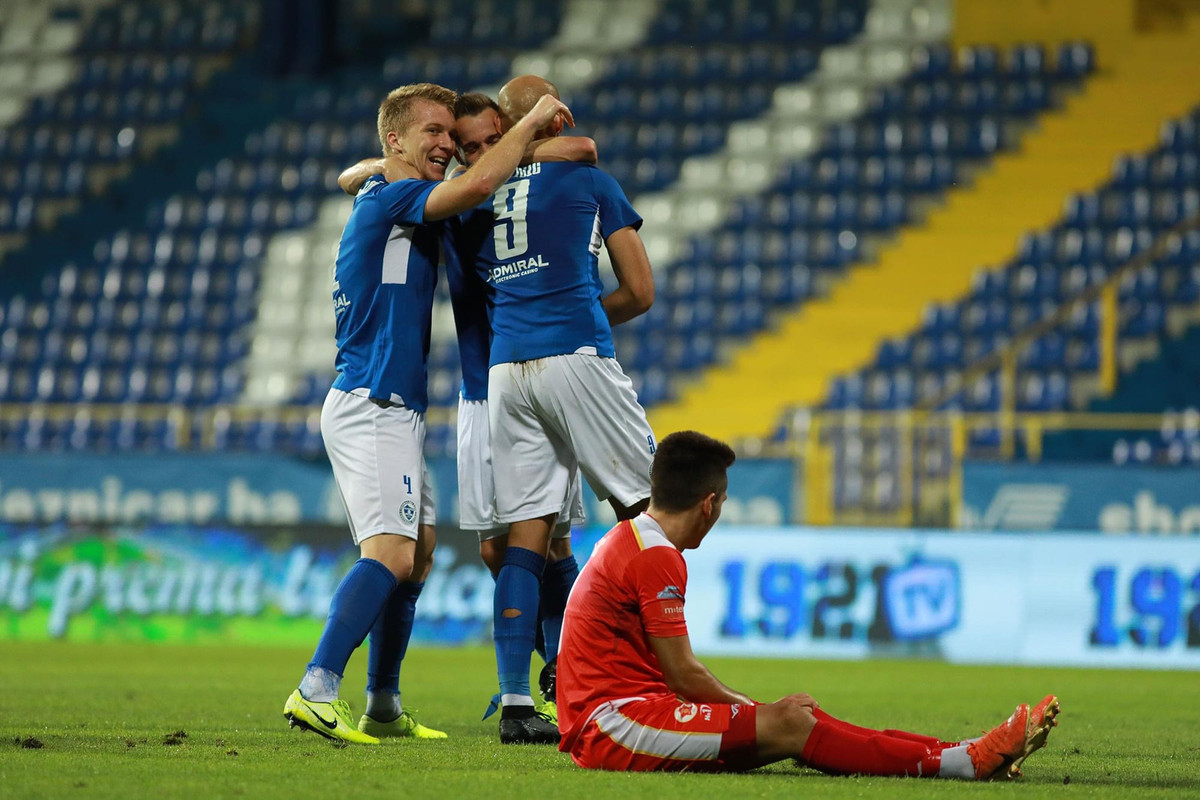 68A5C7F4-AFA2-4643-8581-E35327BB7BAC