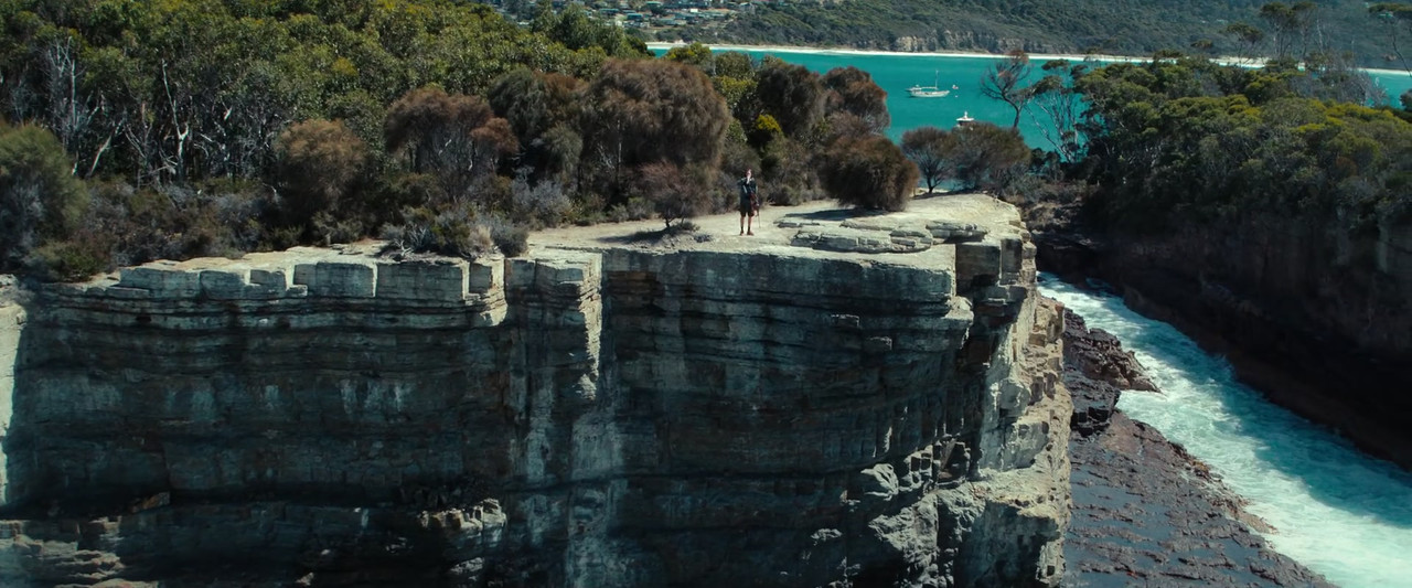 The.Survivors.2025.S01E01.1080p.WEBRip.x265-KONTRAST.mkv_frame09