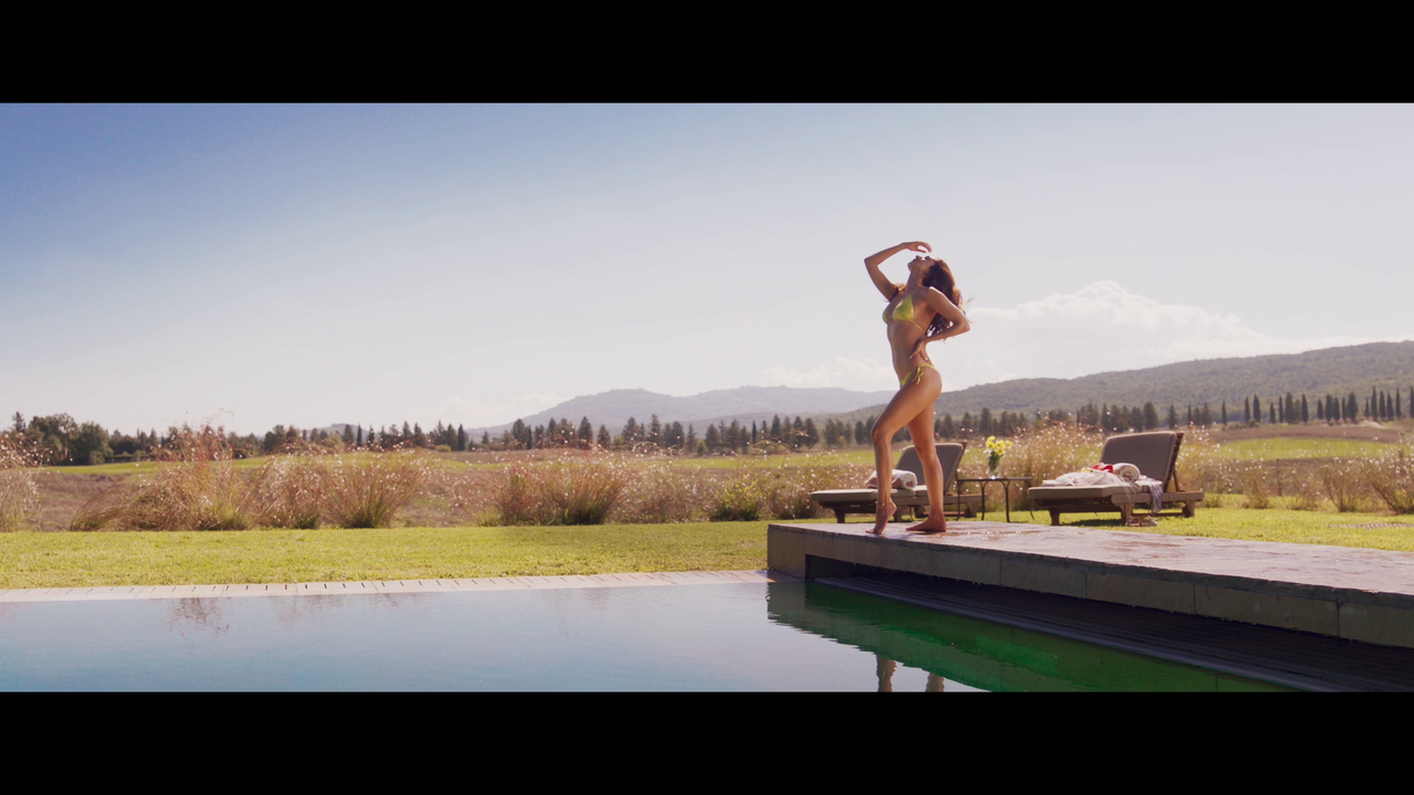 [Image: vlcsnap-2025-10-09-03h43m02s274.png]