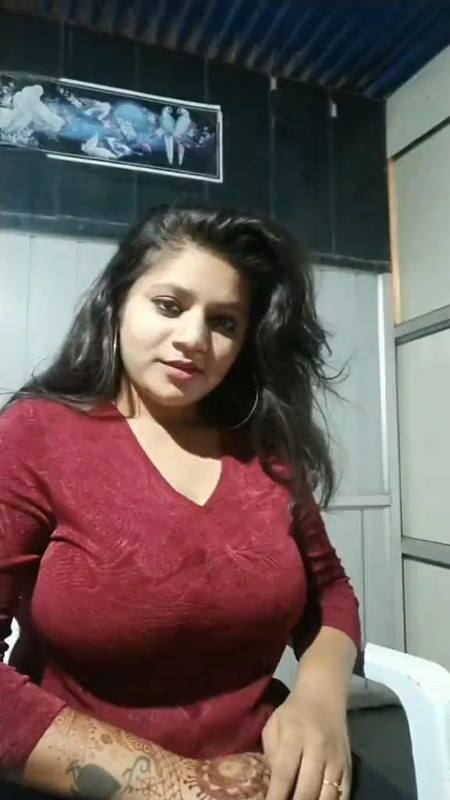 Desi Girl Huge Tits 