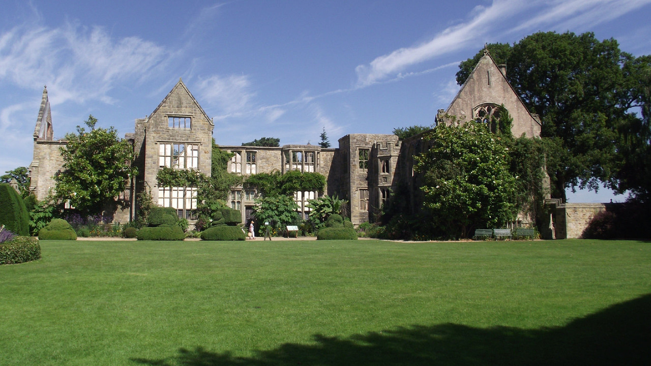 [Image: 2014-07-16-Nymans-09-Main-Facade-fire-damaged.jpg]