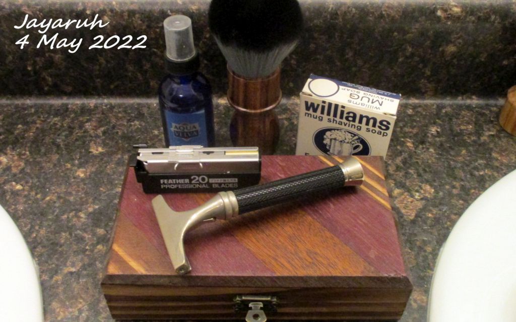 [Image: sos220504.jpg]