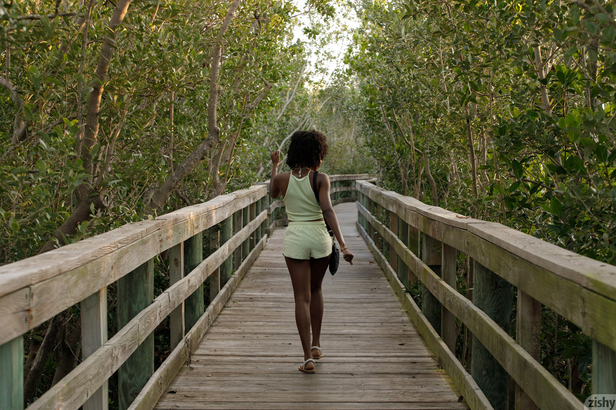 full_001_1015361128521357