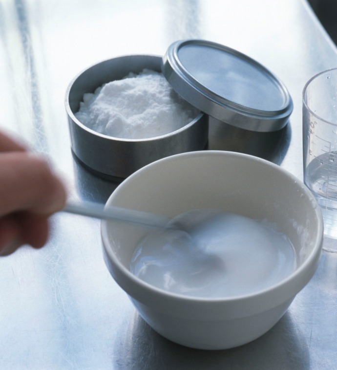 Baking soda and water paste