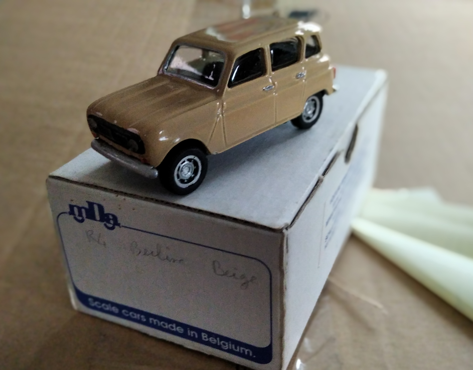 MDA KIT 4L BERLINE 1977 PHOTO REDUITE