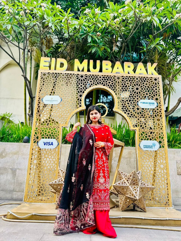 photo 6256049969400237123 y