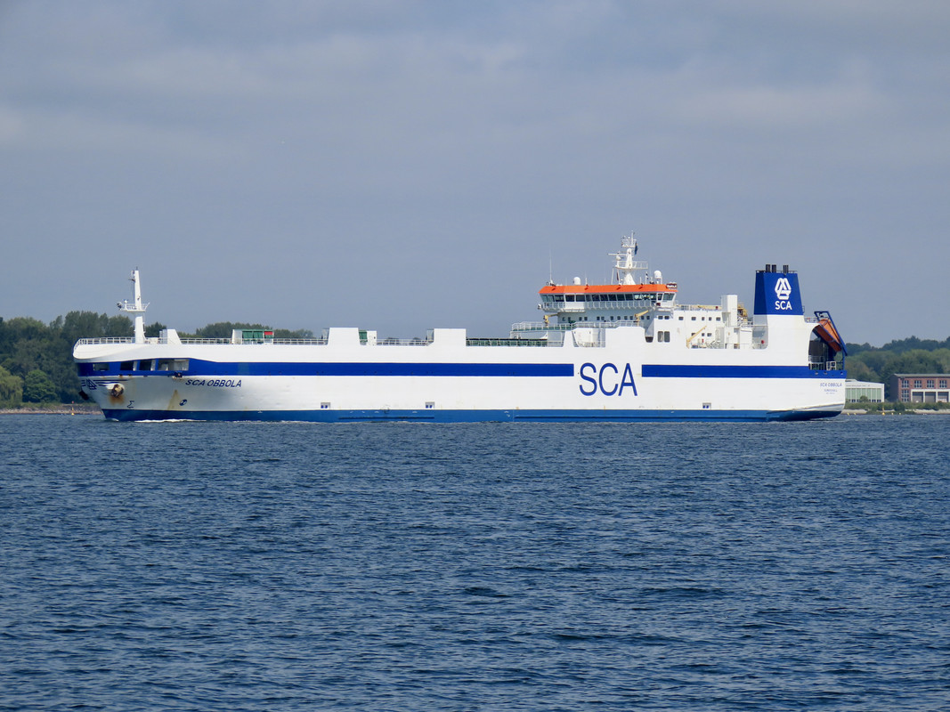 F7F18097-F642-4476-8C70-6896E93E470E