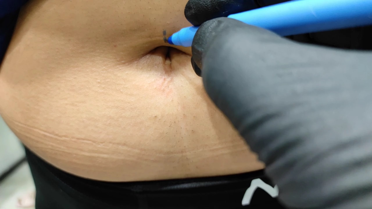 Busty desi girl deep navel piercing.mkv_snapshot_00.15.200