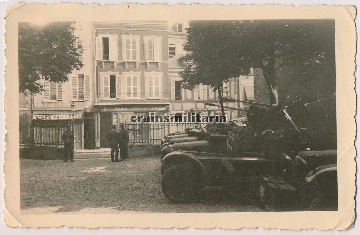 Halbkette mit 2 cm Flak Geschütz i.d. Normandie 