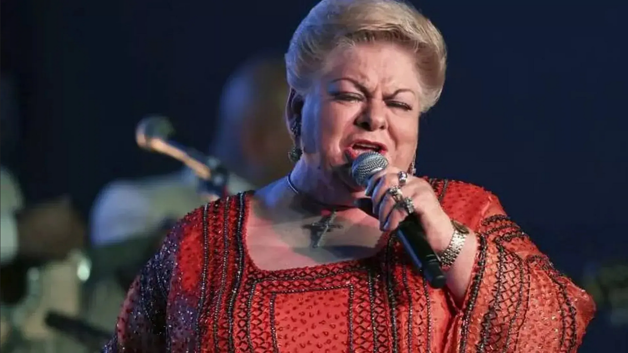 Tras riesgosa cirugía, Paquita la del Barrio asegura que no está GRAVE
