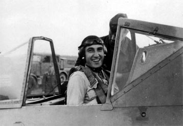 Nowotny a los mandos de su Focke Wulf FW 190, después de su victoria número 215 Nowotny a los mandos de su Focke Wulf FW 190, después de su victoria número 215