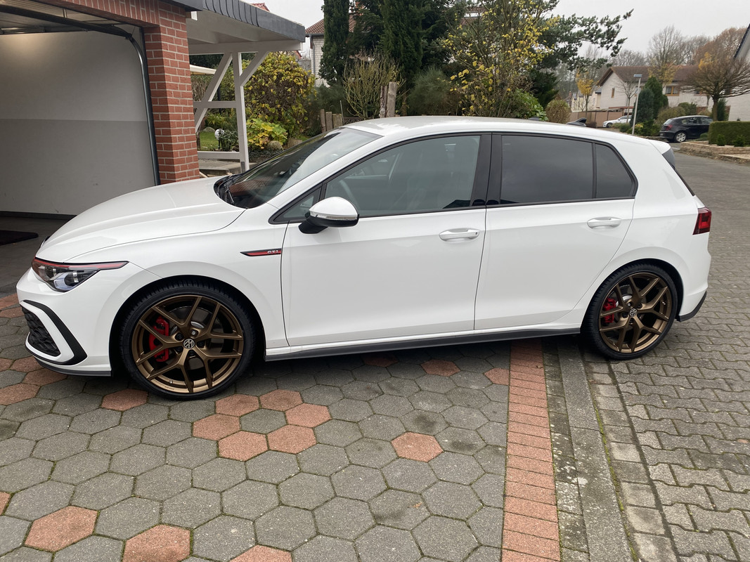 40B82D4B-81E4-448B-A3C3-9B67F79A0E87