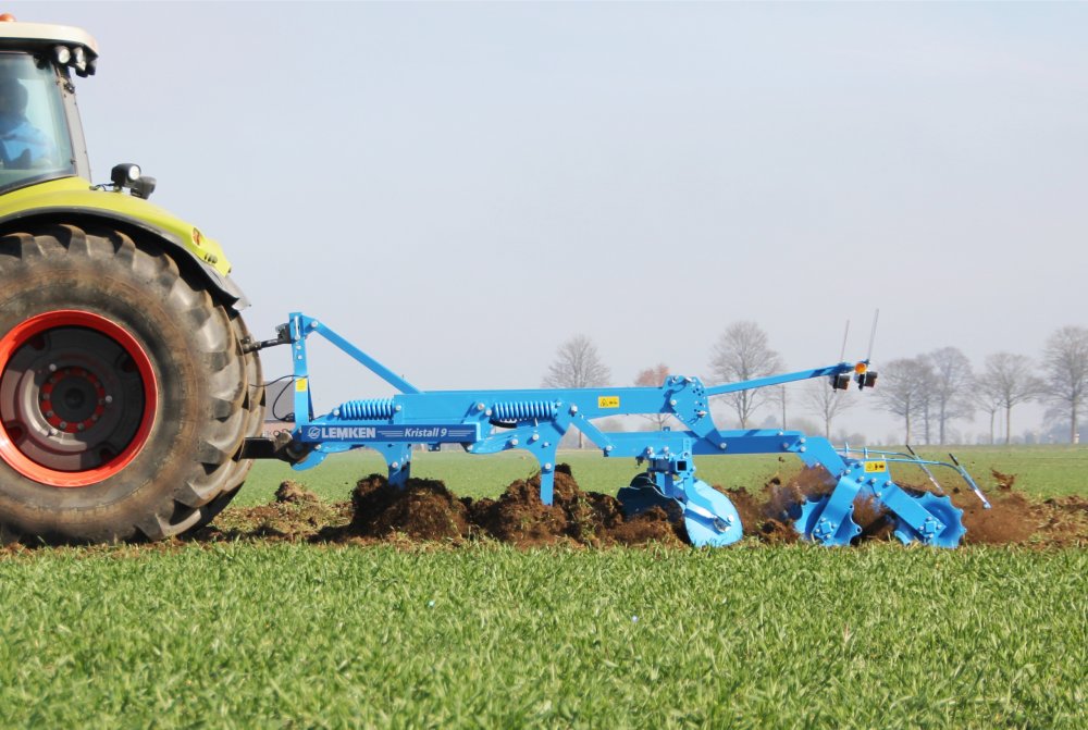 Почвообрабатывающая техника Lemken
