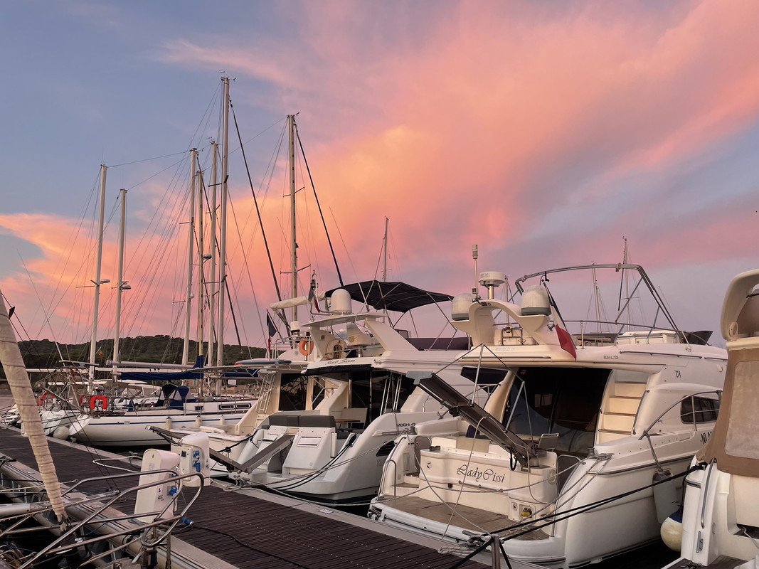 FC22FFFE-3257-4E94-BB28-0012B787A32F