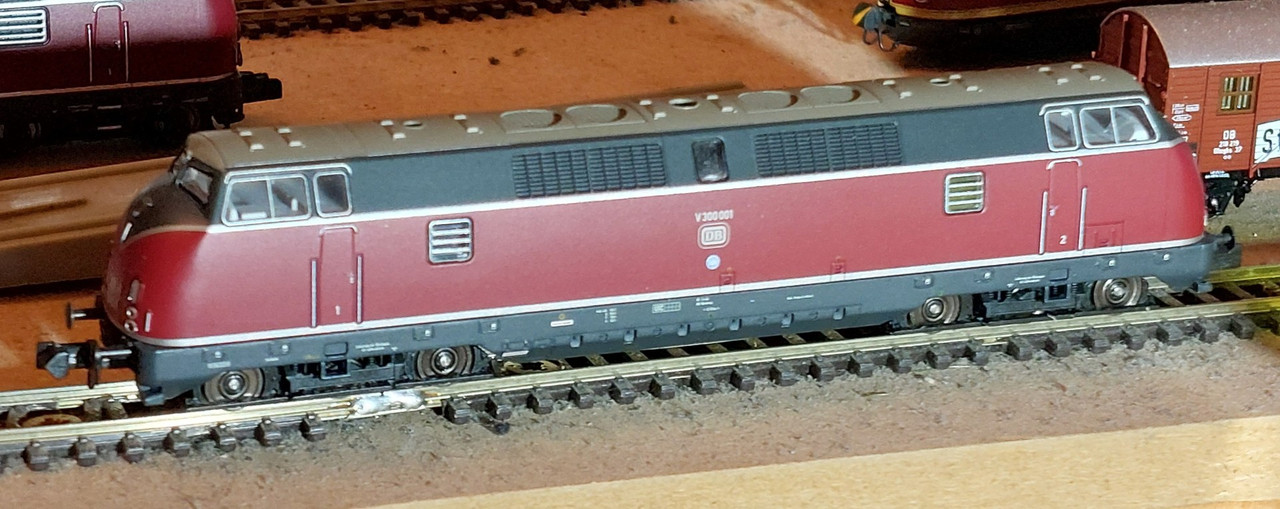 V300