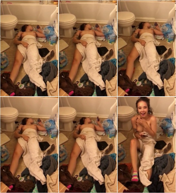 Caught-girlfriend-watching-phone-porn-and-fingering-pussy-2.jpg