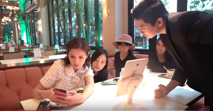 Jessica Iskandar meeting dengan vendor dan WO