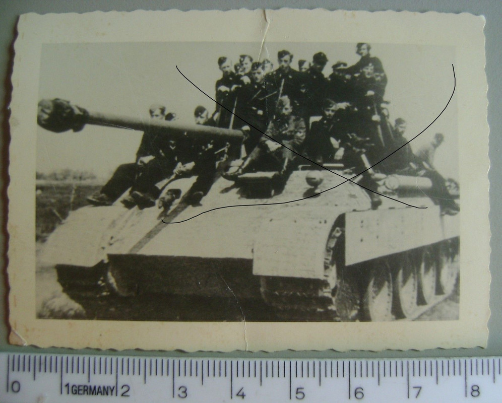 Panther Panzer, mit Seitenschürzen und Besatzung