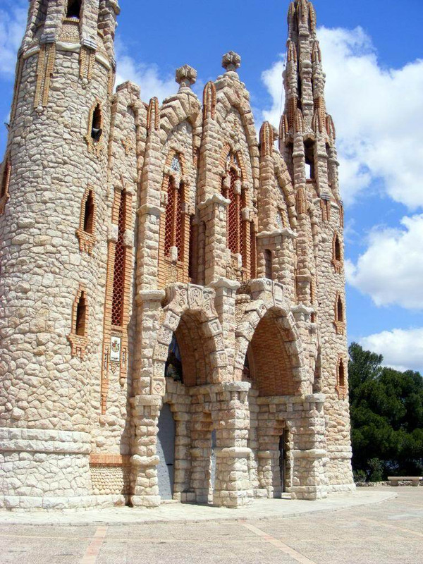 novelda-castle-spain.jpg