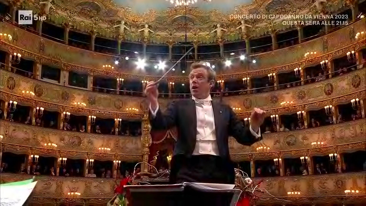 Rai 1 HD e Rai 5 HD confronto (6)