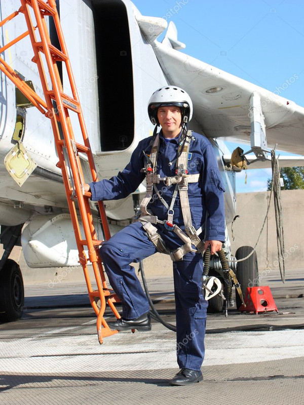depositphotos-3962648-stockafbeelding-de-militaire-piloot-in-het.jpg