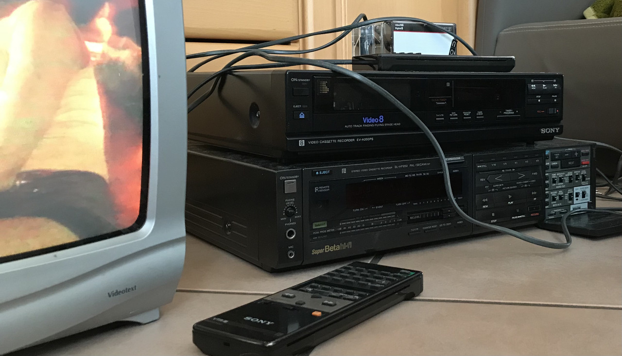 17E6974E-7159-4BE5-A9DE-B293EDDB4F0B