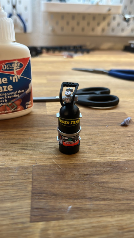 4B51BFDD-837C-4F29-AAFF-CE47AC591008