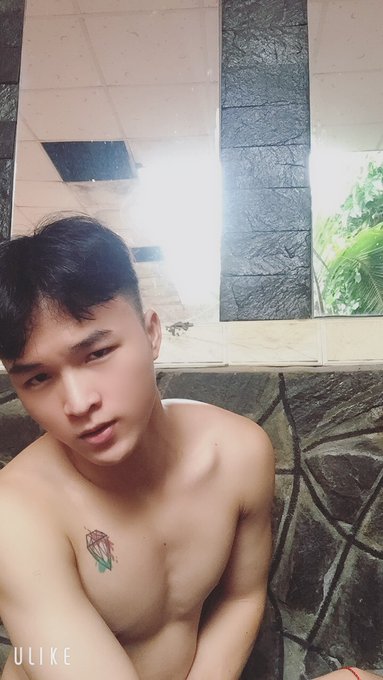 Ai thịt bé bot này chưa? Bé ở quận 4, non xanh