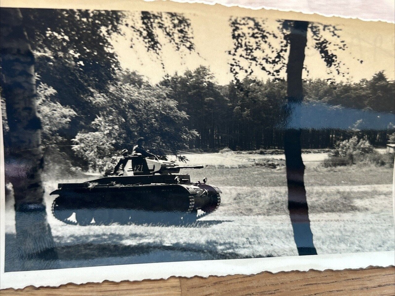 Foto Wk2 Front Panzer Kampf Soldaten Wehrmacht Turmnummer 421 1