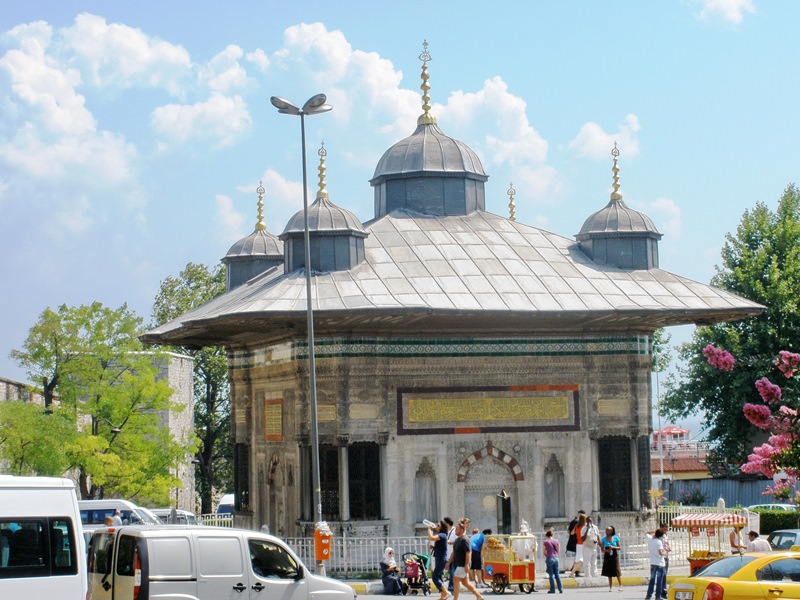 В Истанбуле, в Константинополе ...